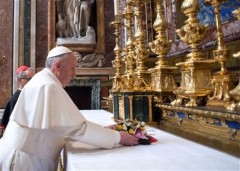 Le-pape-Francois-est-alle-confier-son-ministere-a-la-Madone-de-Rome-et-des-jesuites_article_popin.jpg