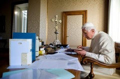 Le-pape-pretre-chef-d-Etat-pasteur-et-homme_article_popin.jpg